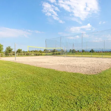 Apartment Il Green With Pool By Wonderful Italy Pozzolengo